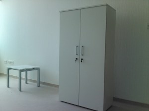 dolap modelleri isteğe göre yapılır,menteşeleri kapak değişimleri yapılır