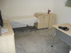 hastane masa ilaç dolapları yapılır,tamir ve eksikleri tamamlanır